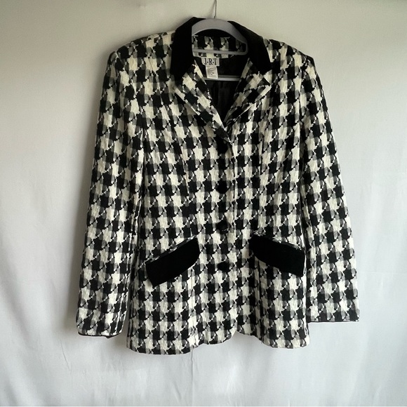 Vintage Chic Black and White Houndstooth Blazer - Picture 1 of 11